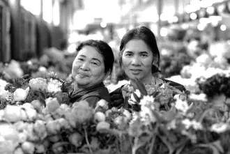 SamuelAyeGboyin_Andrea & Friend- Flower Lor Garden